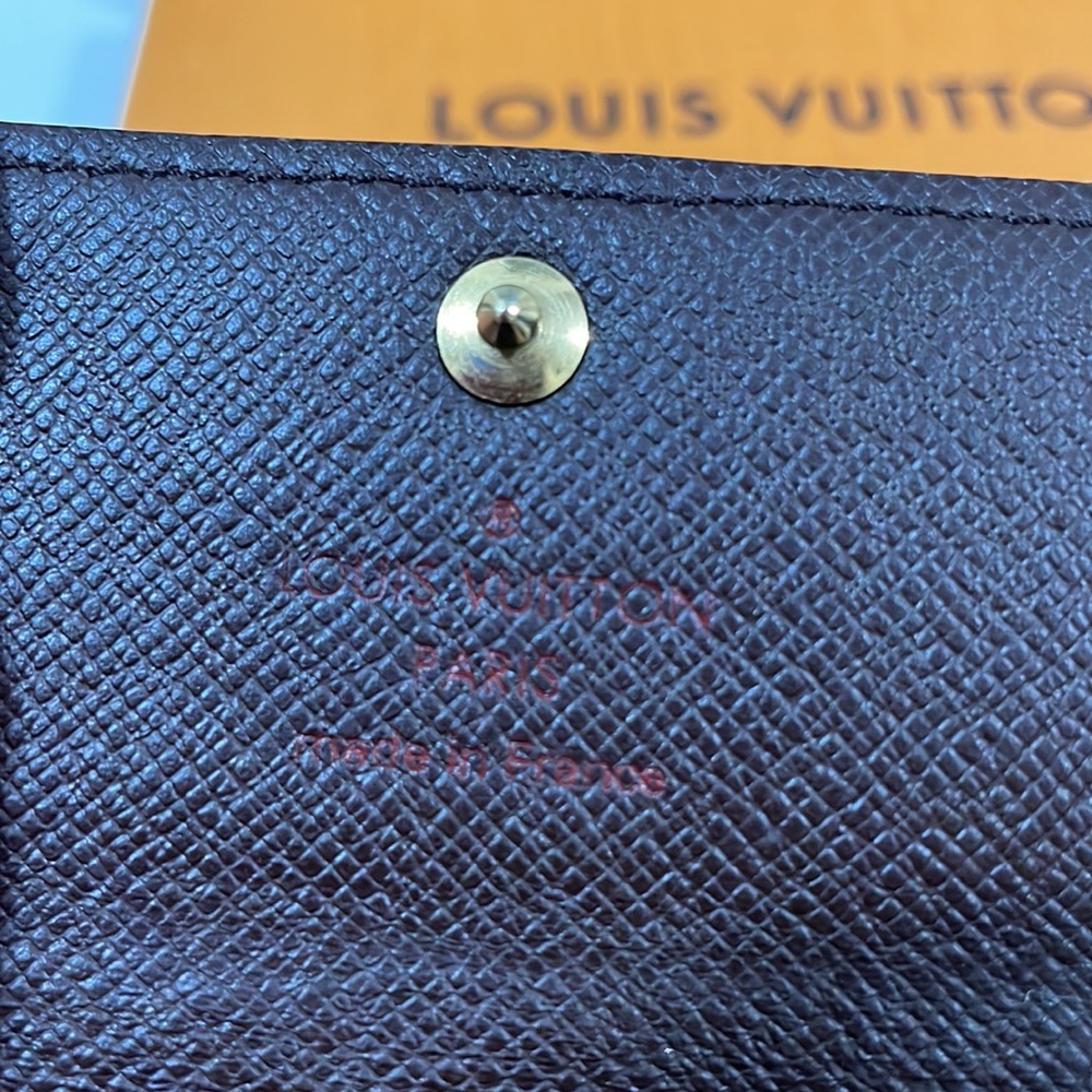 SOLD❤️Authentic LV DE 4 key holder 🔑 - Picture 12 of 15